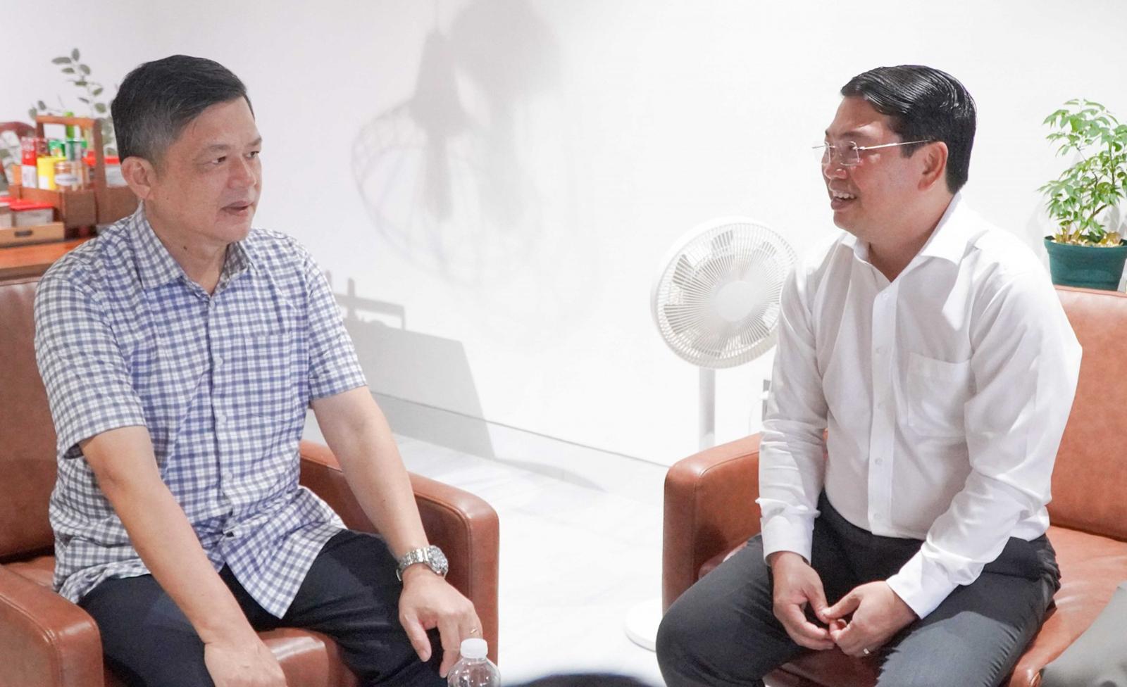 Phó Chủ tịch UBND tỉnh An Giang Lê Trung Hồ thăm, chúc tết nguyên Phó Chủ tịch UBND tỉnh