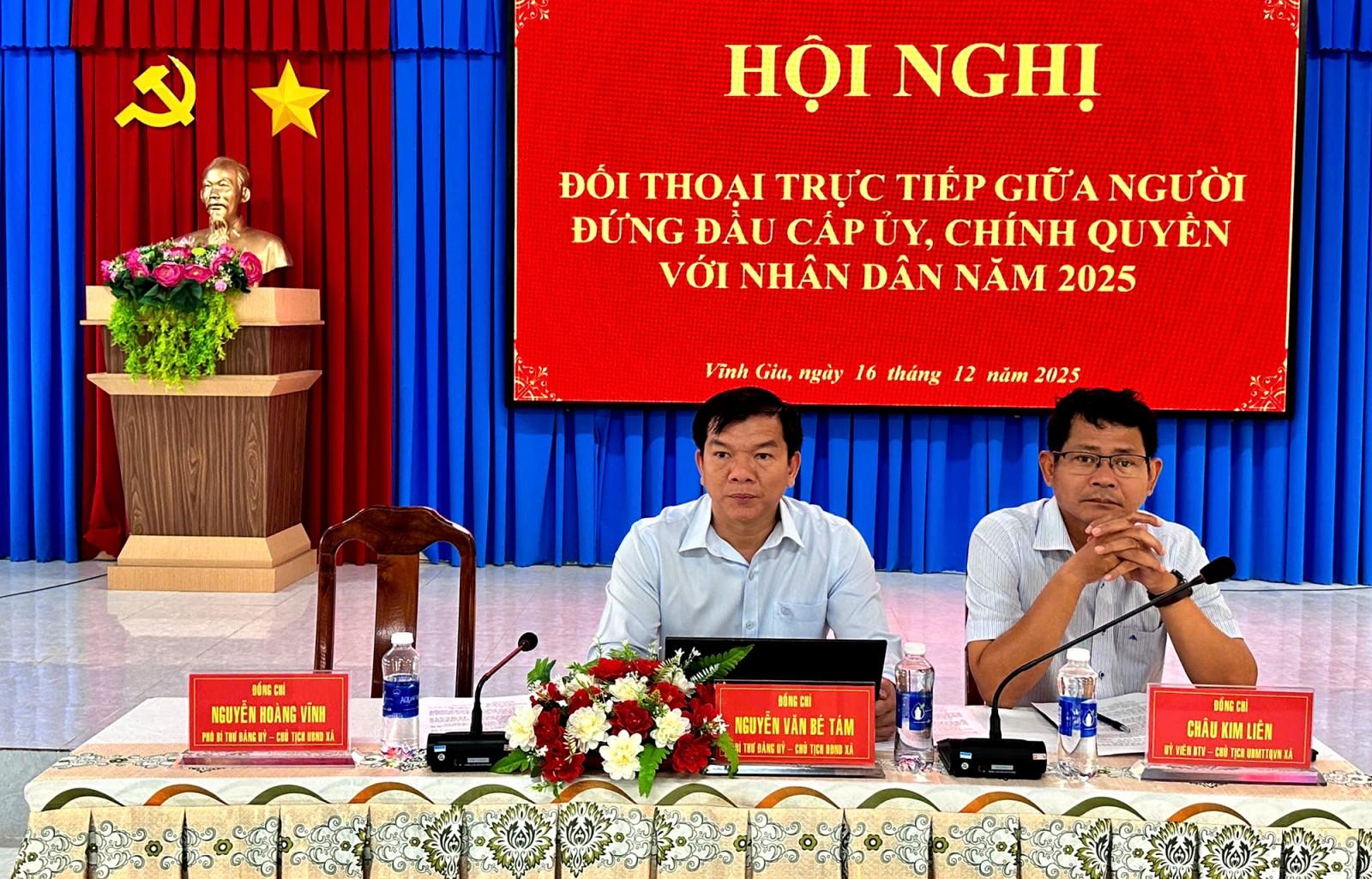 Cấp ủy, chính quyền xã Vĩnh Gia đối thoại trực tiếp với dân