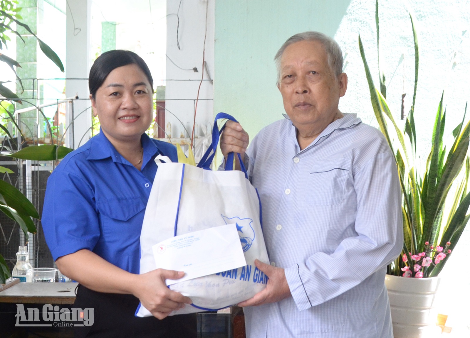 Tỉnh đoàn An Giang tri ân gia đình chính sách, người có công