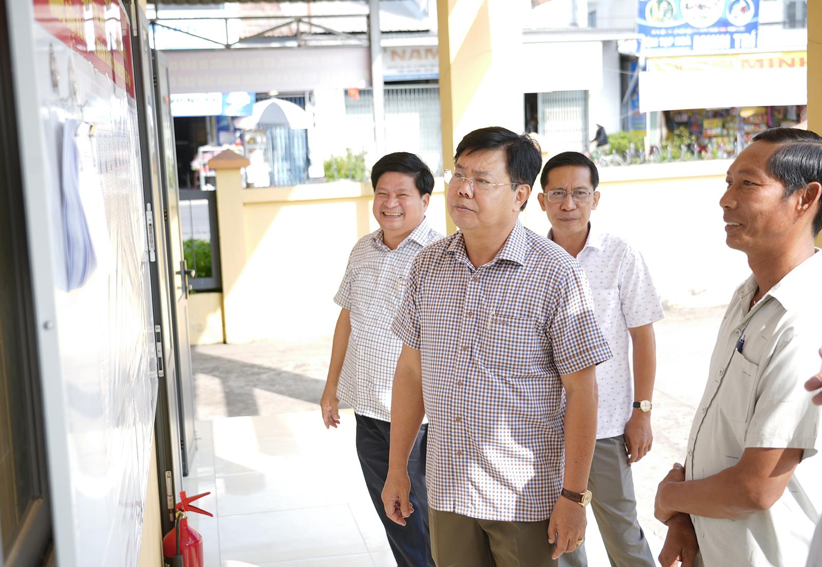 Bí thư Tỉnh ủy An Giang Nguyễn Tiến Hải kiểm tra công tác chuẩn bị bầu cử tại các xã: Thạnh Lộc, Châu Thành và Bình An