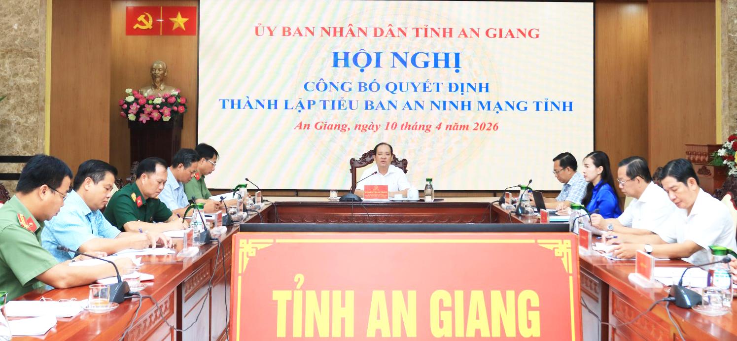 Phó Chủ tịch Thường trực UBND tỉnh An Giang Nguyễn Thanh Phong chủ trì hội nghị