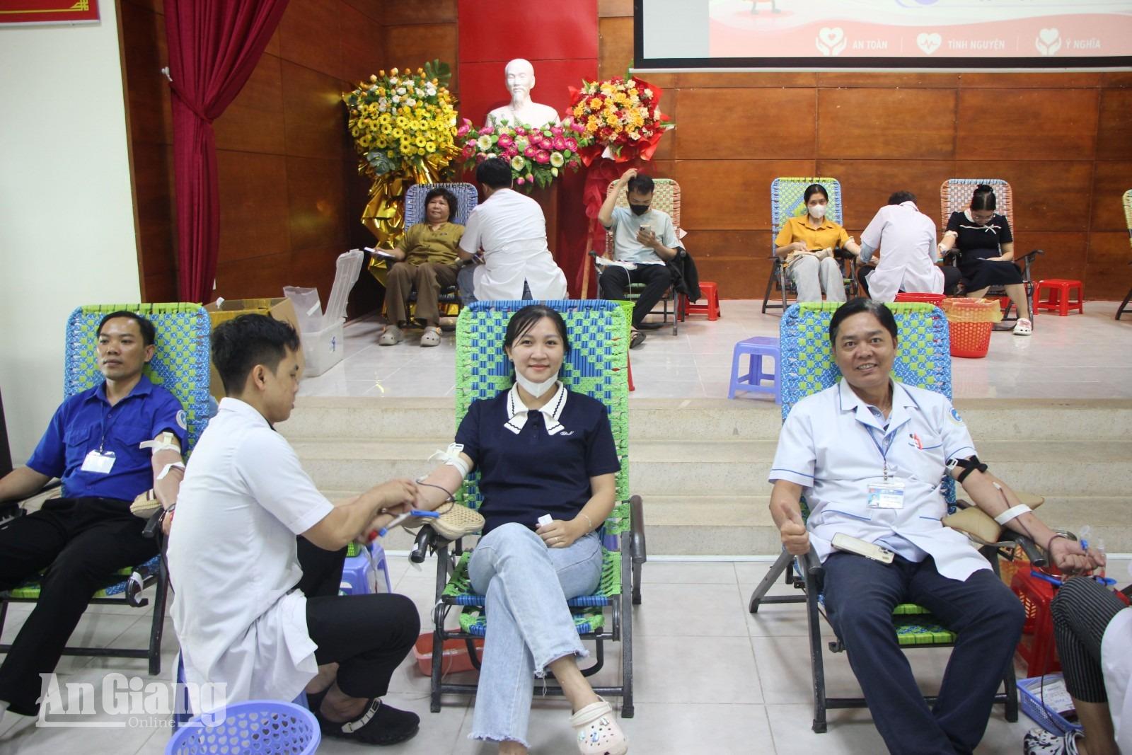 Bệnh viện Sản - Nhi An Giang tiếp nhận 200 đơn vị máu hiến