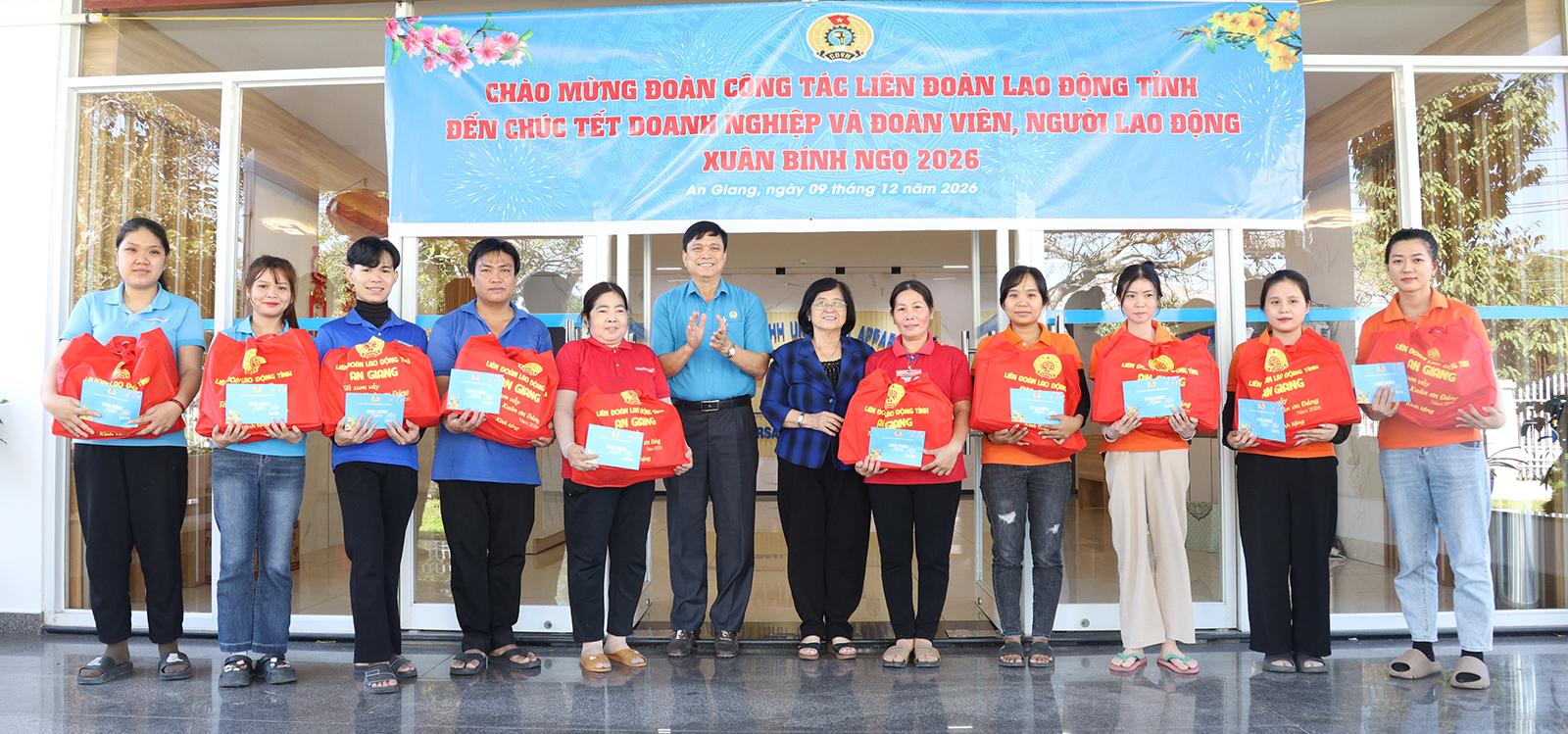 Chăm lo người lao động bằng việc làm cụ thể