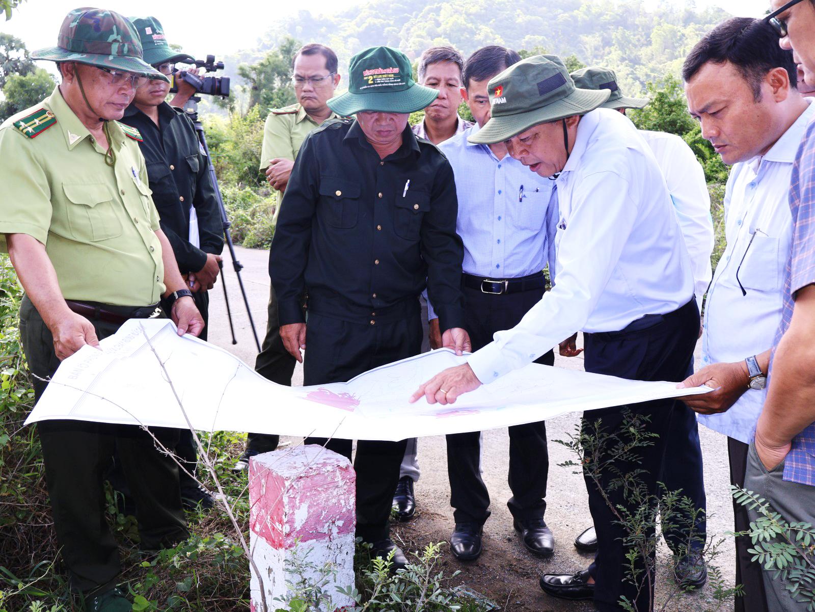 Kiểm tra công tác phòng cháy, chữa cháy rừng và hồ nước tại xã Núi Cấm