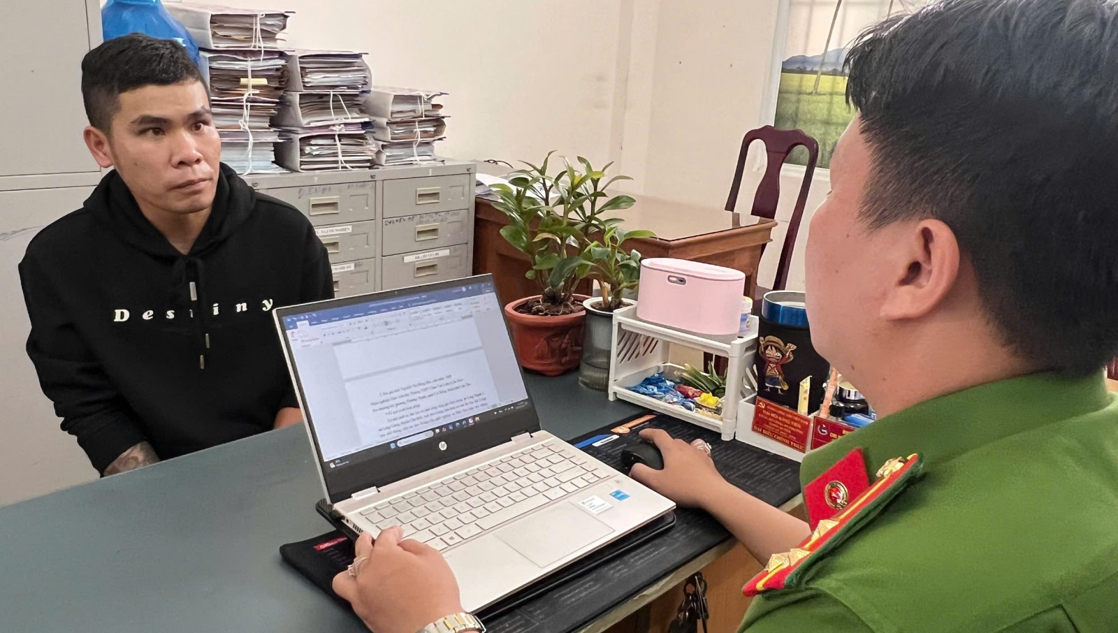 Đối tượng Sơn tại Công an phường