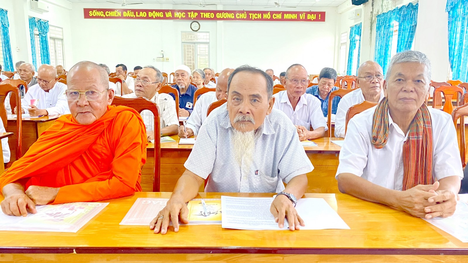 Bồi dưỡng kiến thức cho người có uy tín của 17 xã, phường trên địa bàn tỉnh An Giang