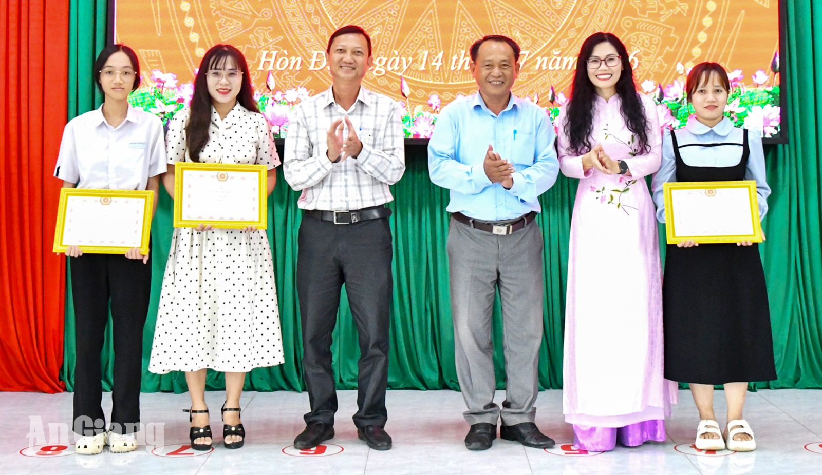 36 đảng viên mới ở Hòn Đất hoàn thành lớp bồi dưỡng lý luận chính trị