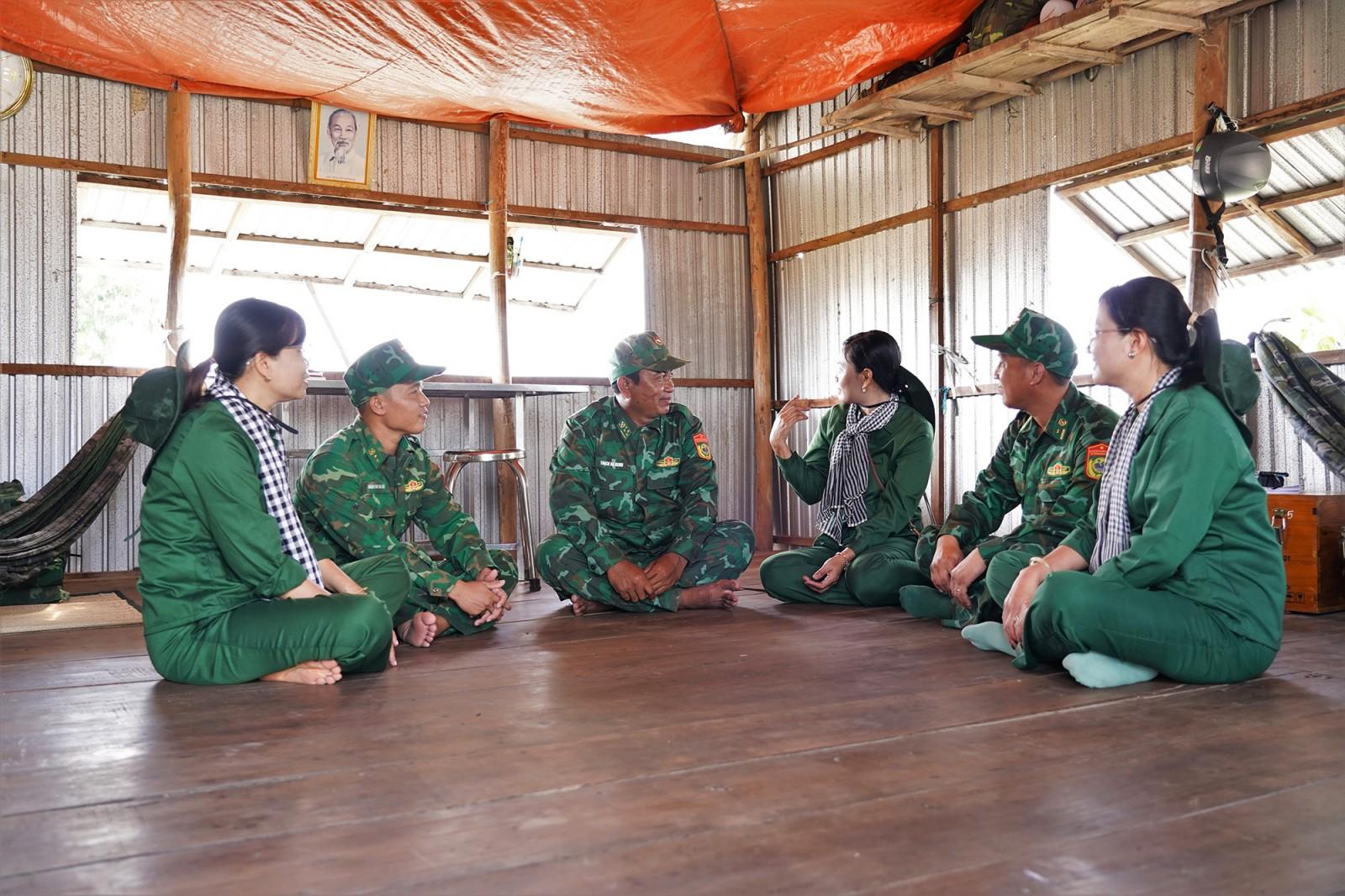 Nghĩa tình hậu phương