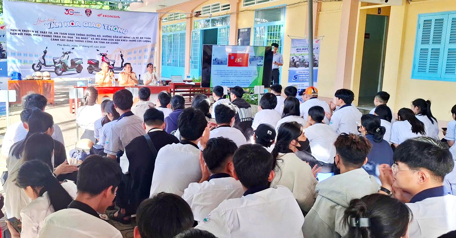 Tăng cường tuyên truyền pháp luật về bảo đảm trật tự, an toàn giao thông trên địa bàn đặc khu Phú Quốc