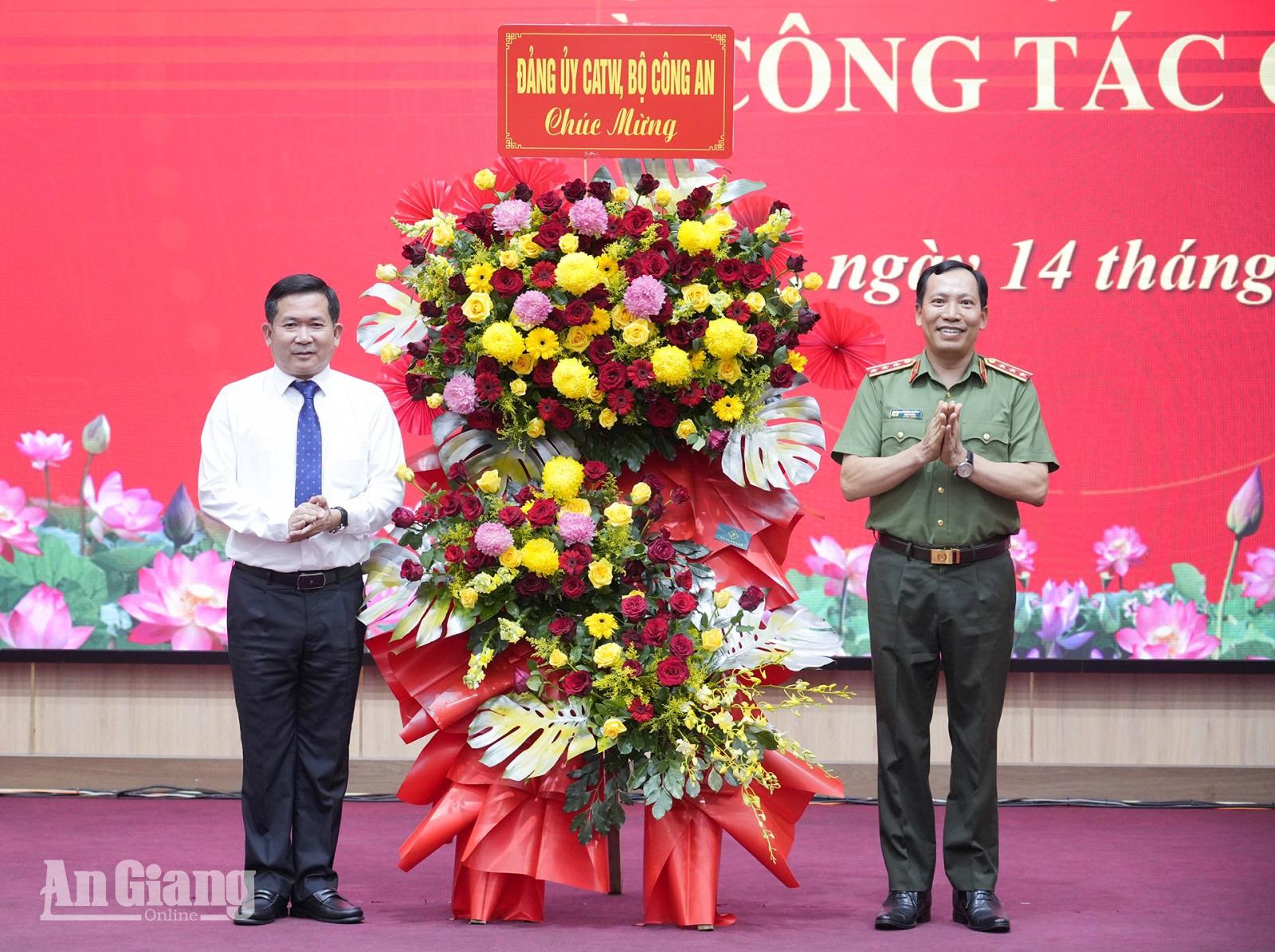 Trung tướng Đinh Văn Nơi giữ chức Phó Bí thư Tỉnh ủy An Giang
