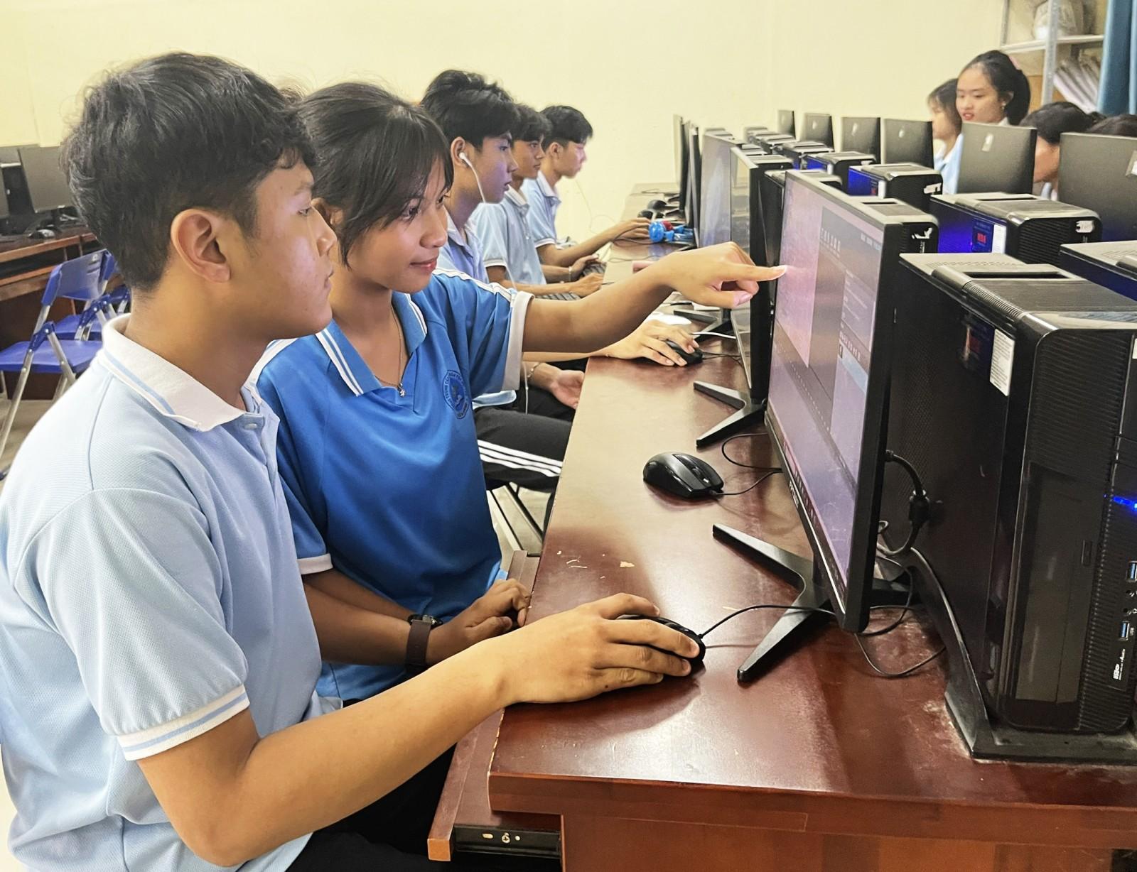 Bảo vệ trẻ em trên môi trường mạng