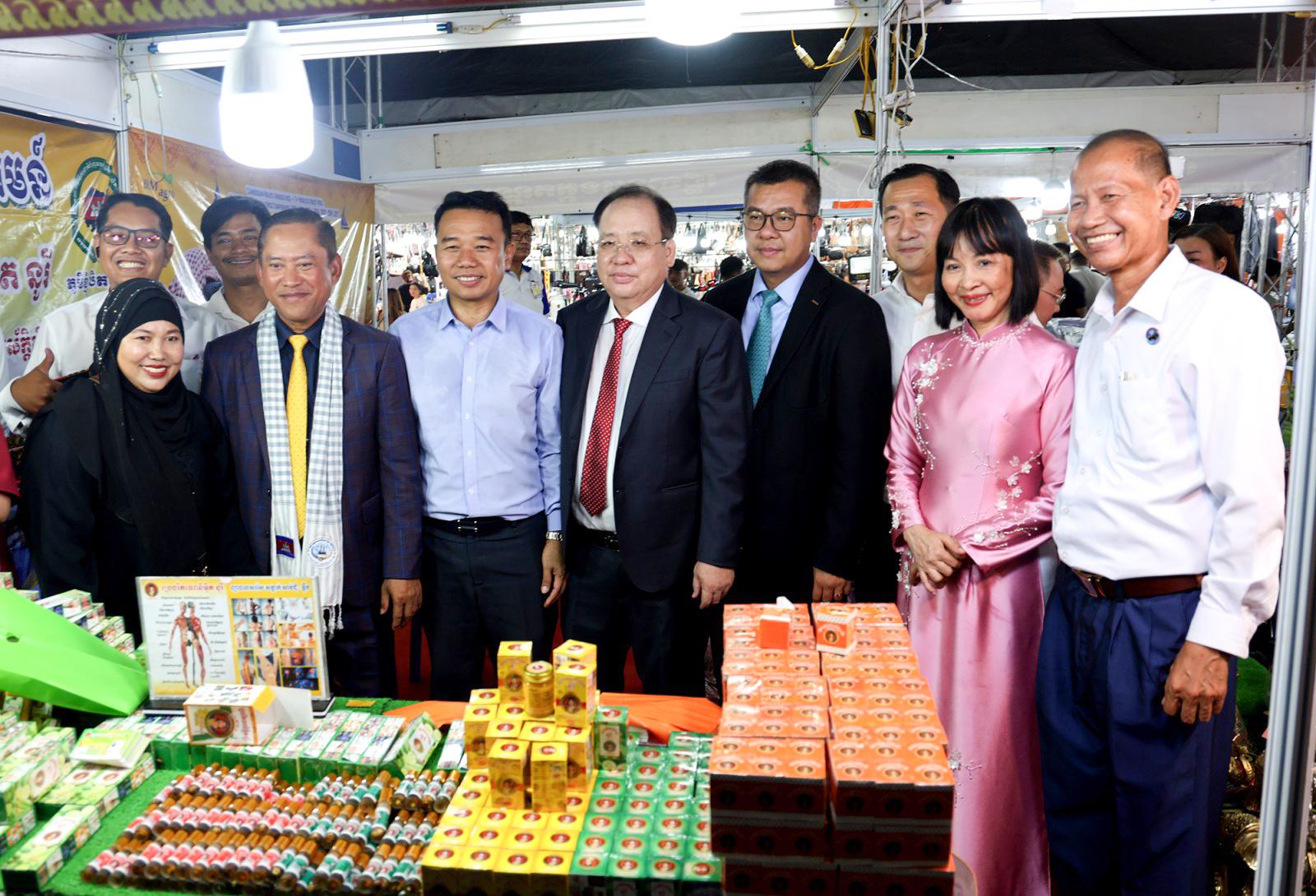 Khai mạc Hội chợ Thương mại quốc tế Tịnh Biên - An Giang năm 2026