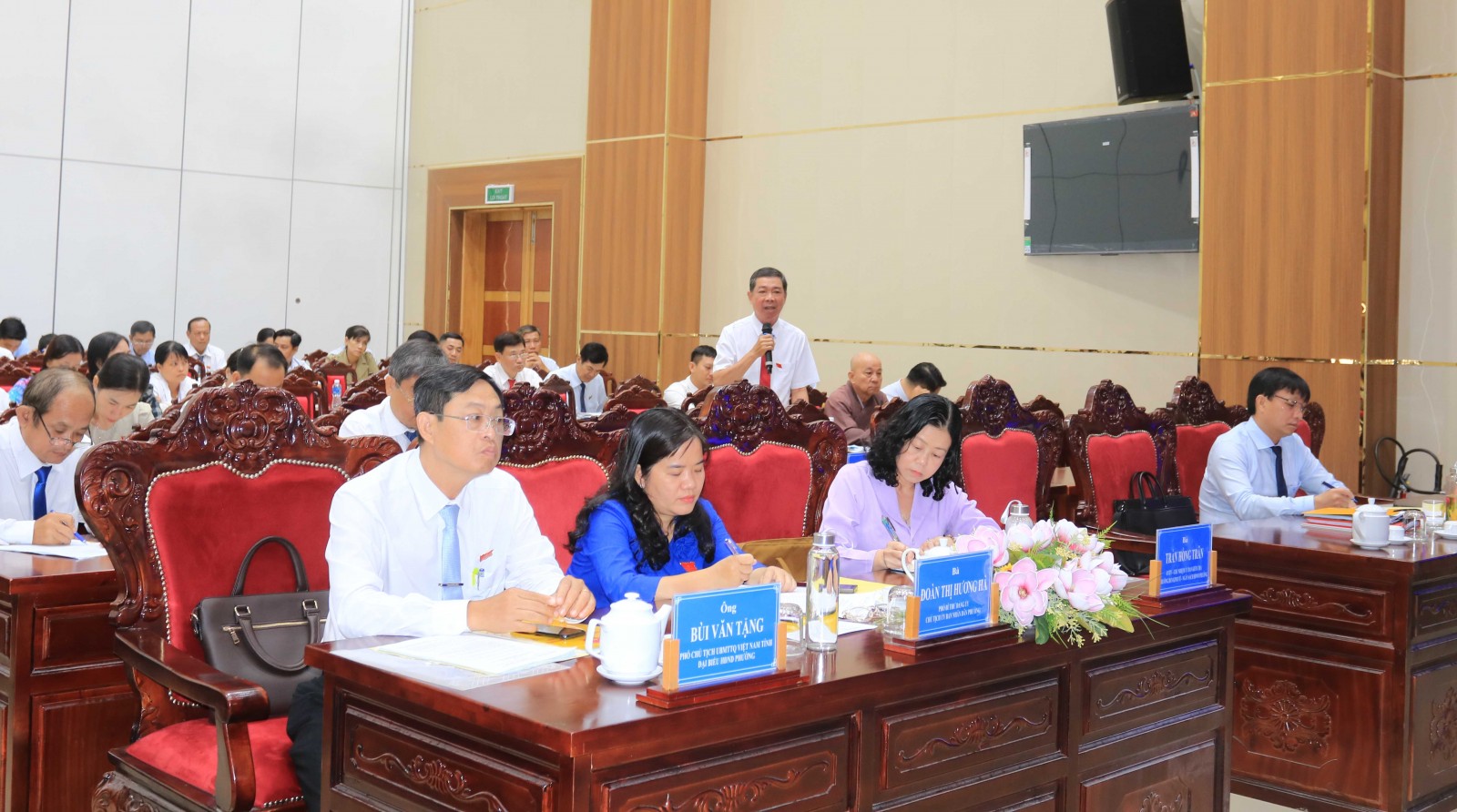 Đại biểu tham dự đóng góp ý kiến