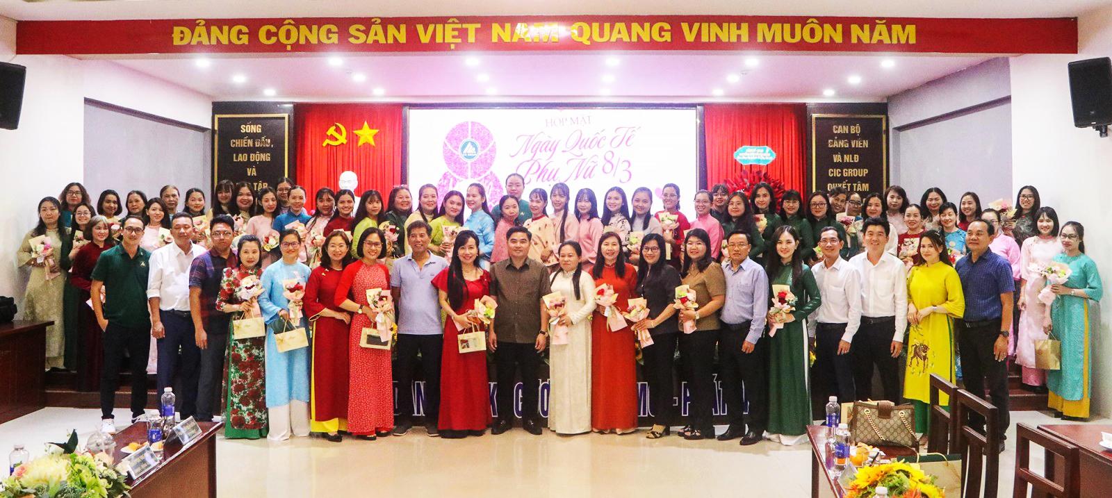 Họp mặt kỷ niệm Ngày Quốc tế Phụ nữ