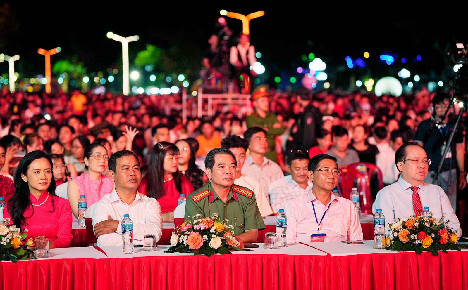 Chương trình nghệ thuật và bắn pháo hoa “Xuân An Giang 2026” chào năm mới Bính Ngọ