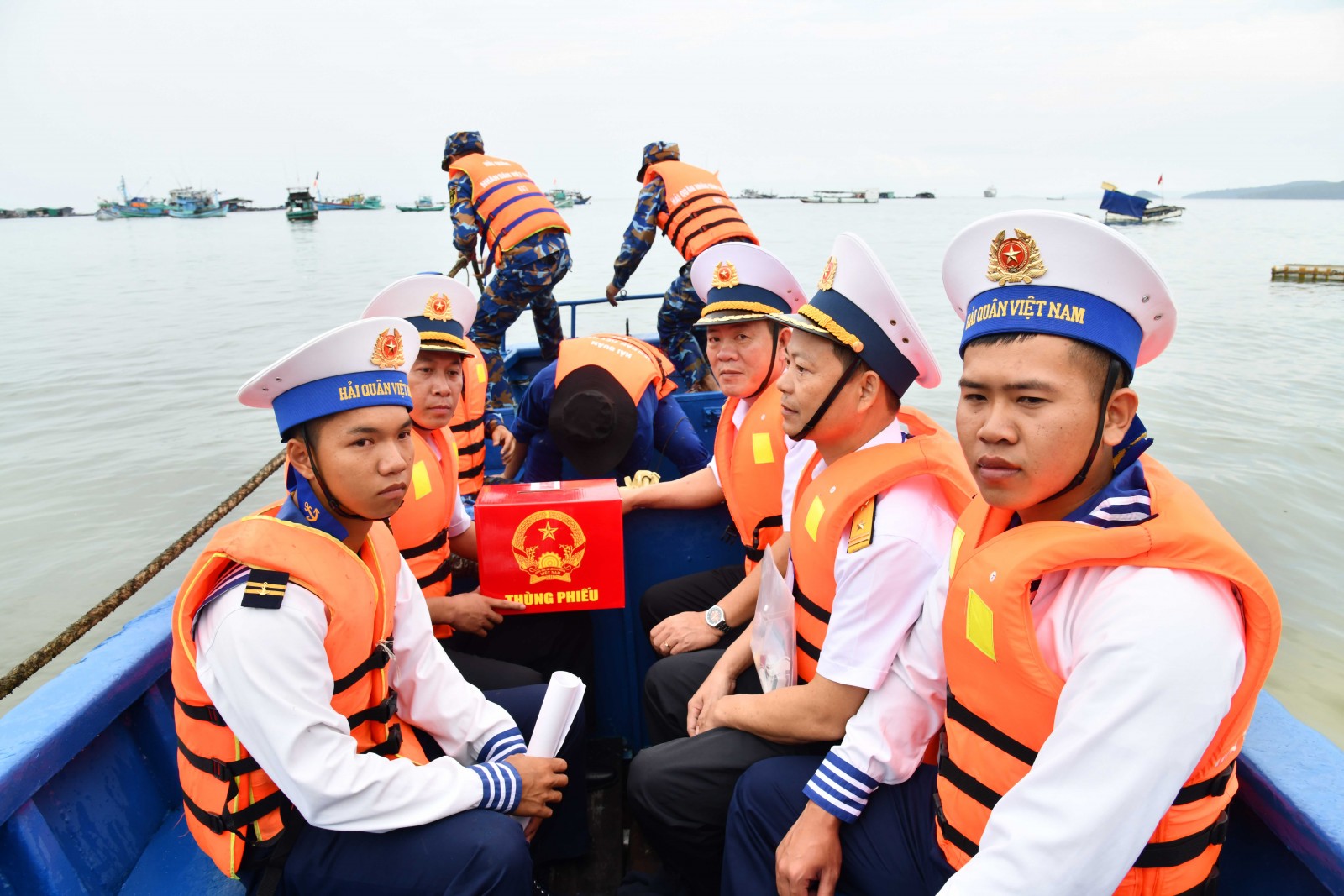 Lữ đoàn 127, Vùng 5 Hải quân tổ chức bầu cử sớm