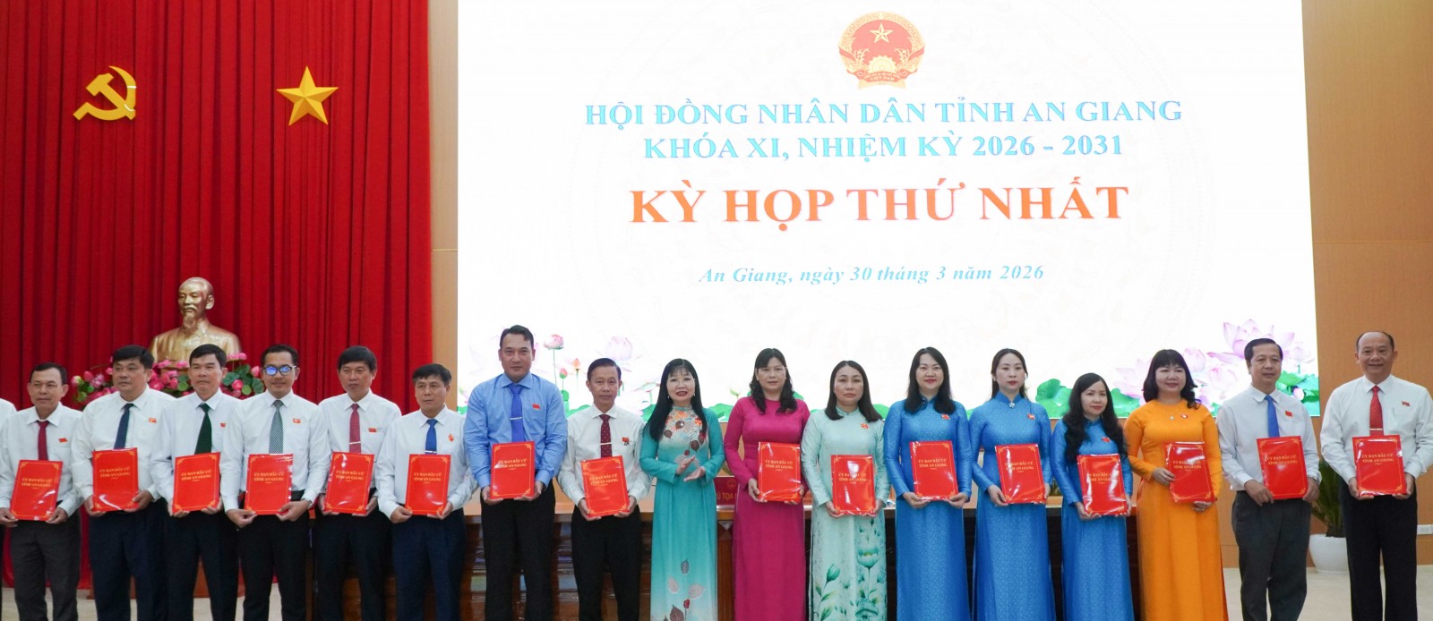 Đồng chí Nguyễn Thanh Nhàn tái đắc cử Chủ tịch HĐND tỉnh An Giang