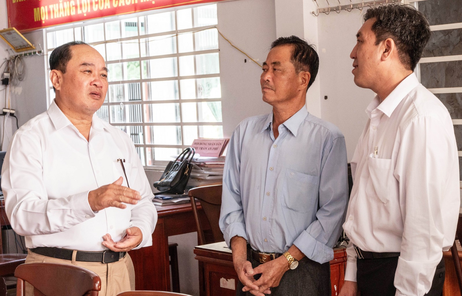 Ủy ban Bầu cử tỉnh An Giang kiểm tra công tác chuẩn bị bầu cử tại 4 xã