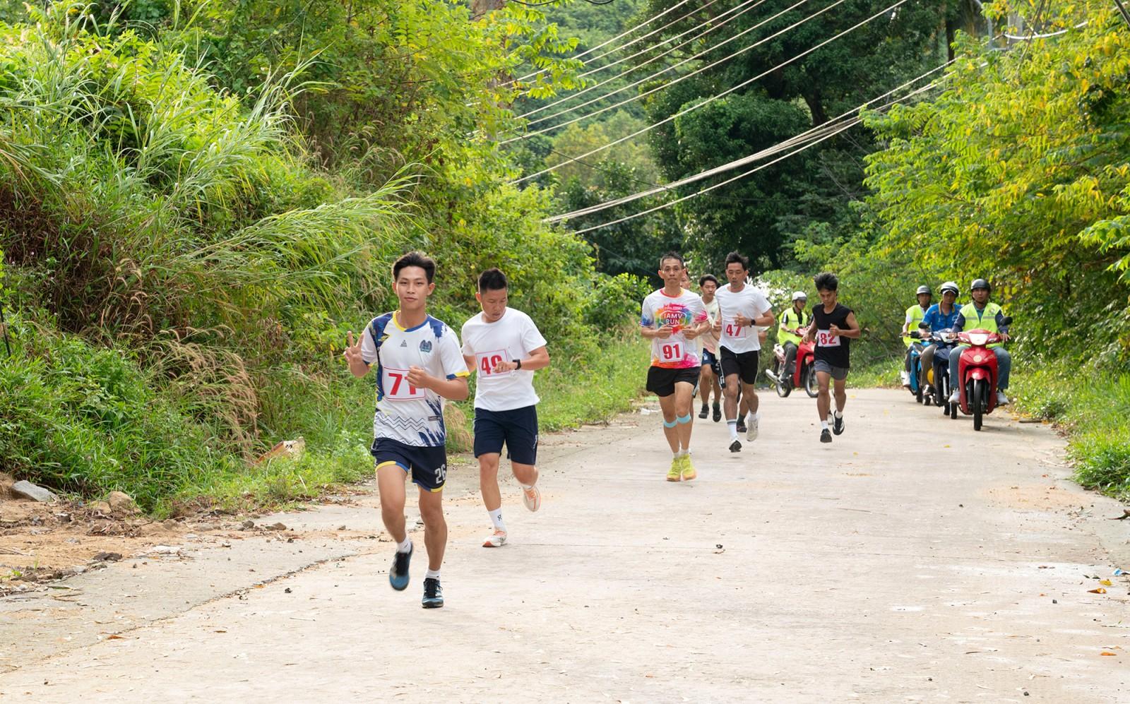 Rộn ràng Lễ hội Nghinh Ông Lại Sơn đặc khu Kiên Hải năm 2025