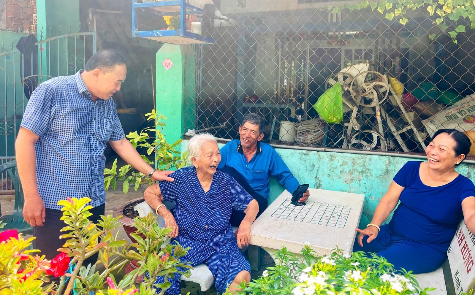 Xã Ba Chúc vận động người dân trả mặt bằng, mở rộng tuyến đường ngã ba Cây Dầu