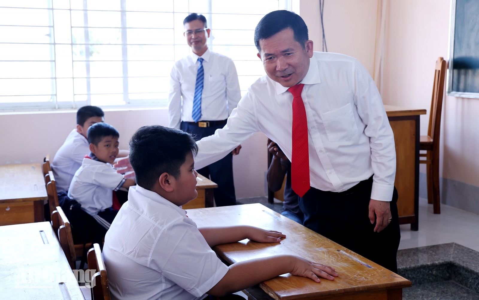 Khai giảng dưới mái trường mới ở vùng biên Vĩnh Gia