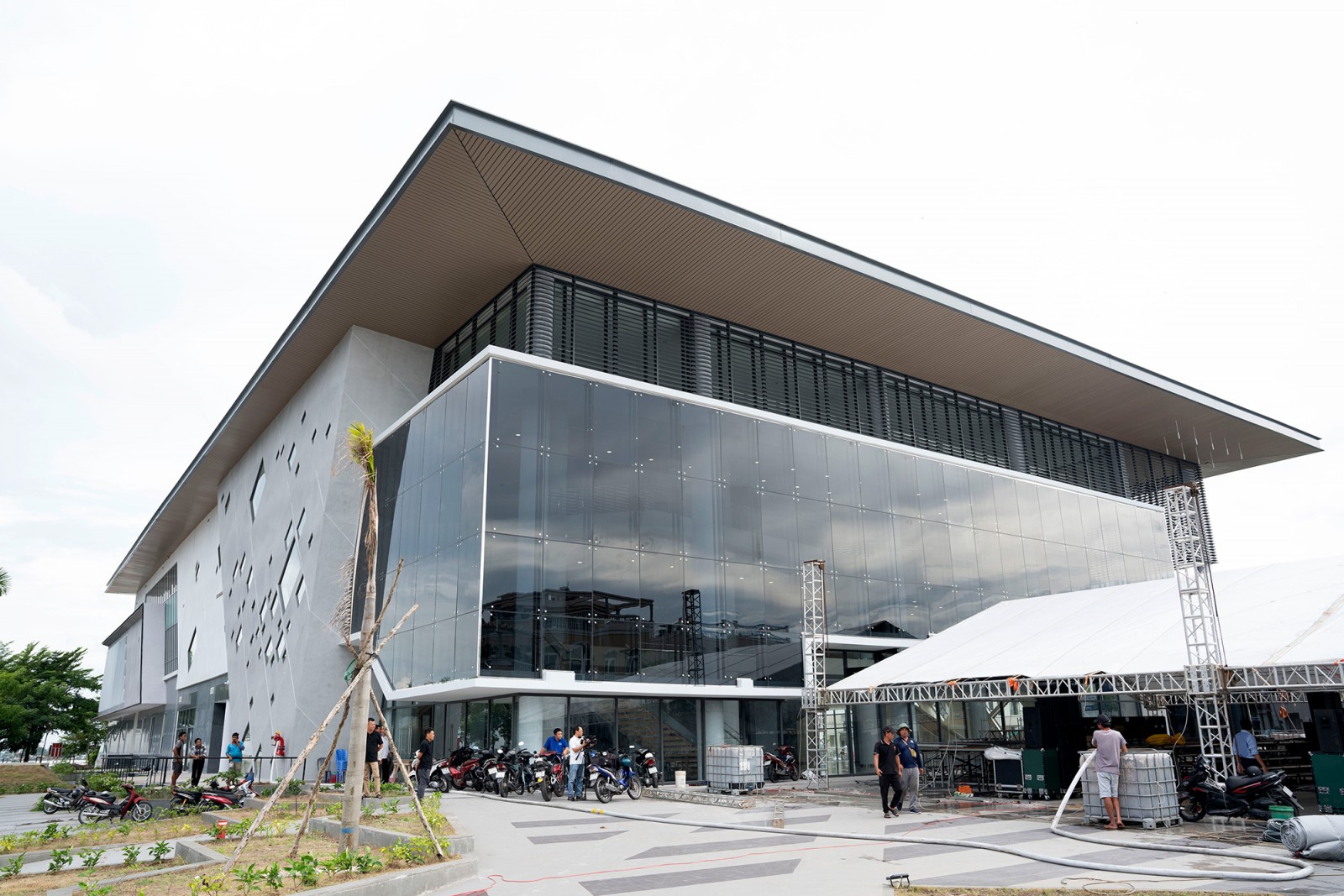 Phó Chủ tịch UBND tỉnh Ngô Công Thức kiểm tra công tác chuẩn bị lễ khánh thành công trình trọng điểm chào mừng Quốc khánh 2/9