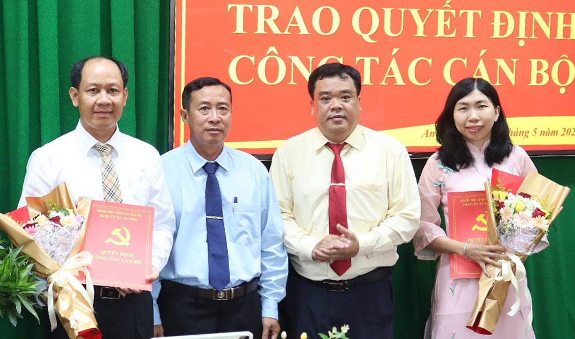 Xã An Châu trao quyết định công tác cán bộ