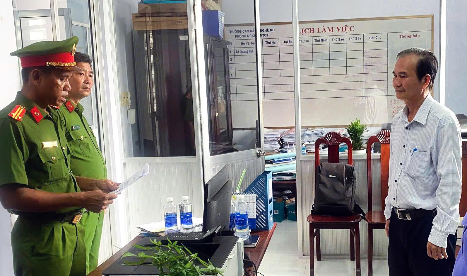Khởi tố nguyên Hiệu trưởng Trường Cao đẳng Nghề Kiên Giang và 2 thuộc cấp