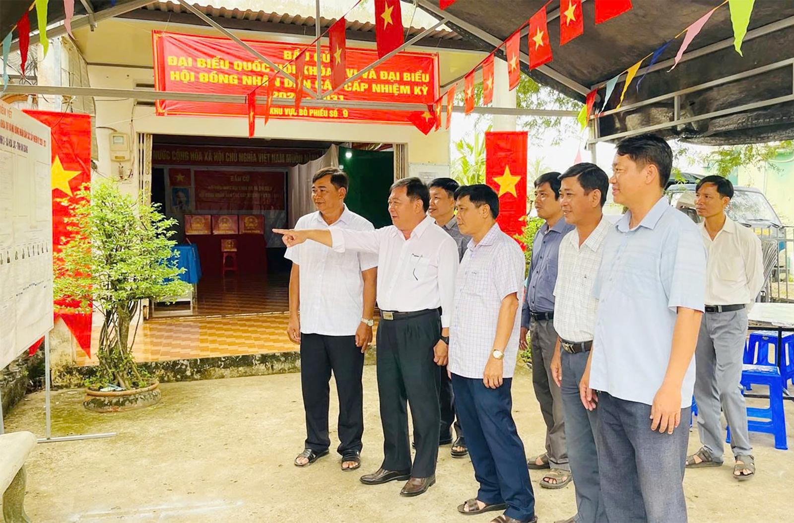 Kiểm tra công tác chuẩn bị bầu cử tại 3 xã: Phú Lâm, Bình Thạnh Đông và Hòa Lạc