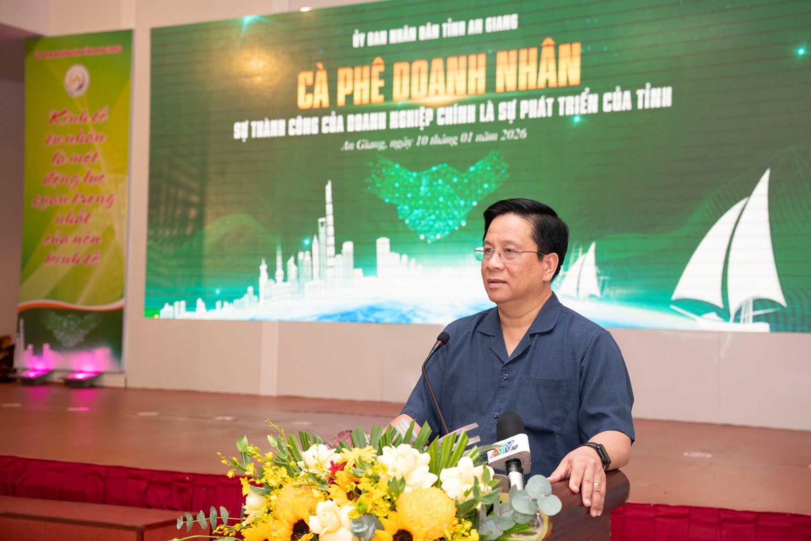 Chủ tịch UBND tỉnh An Giang Hồ Văn Mừng chủ trì chương trình “Cà phê doanh nhân” tháng 1/2026