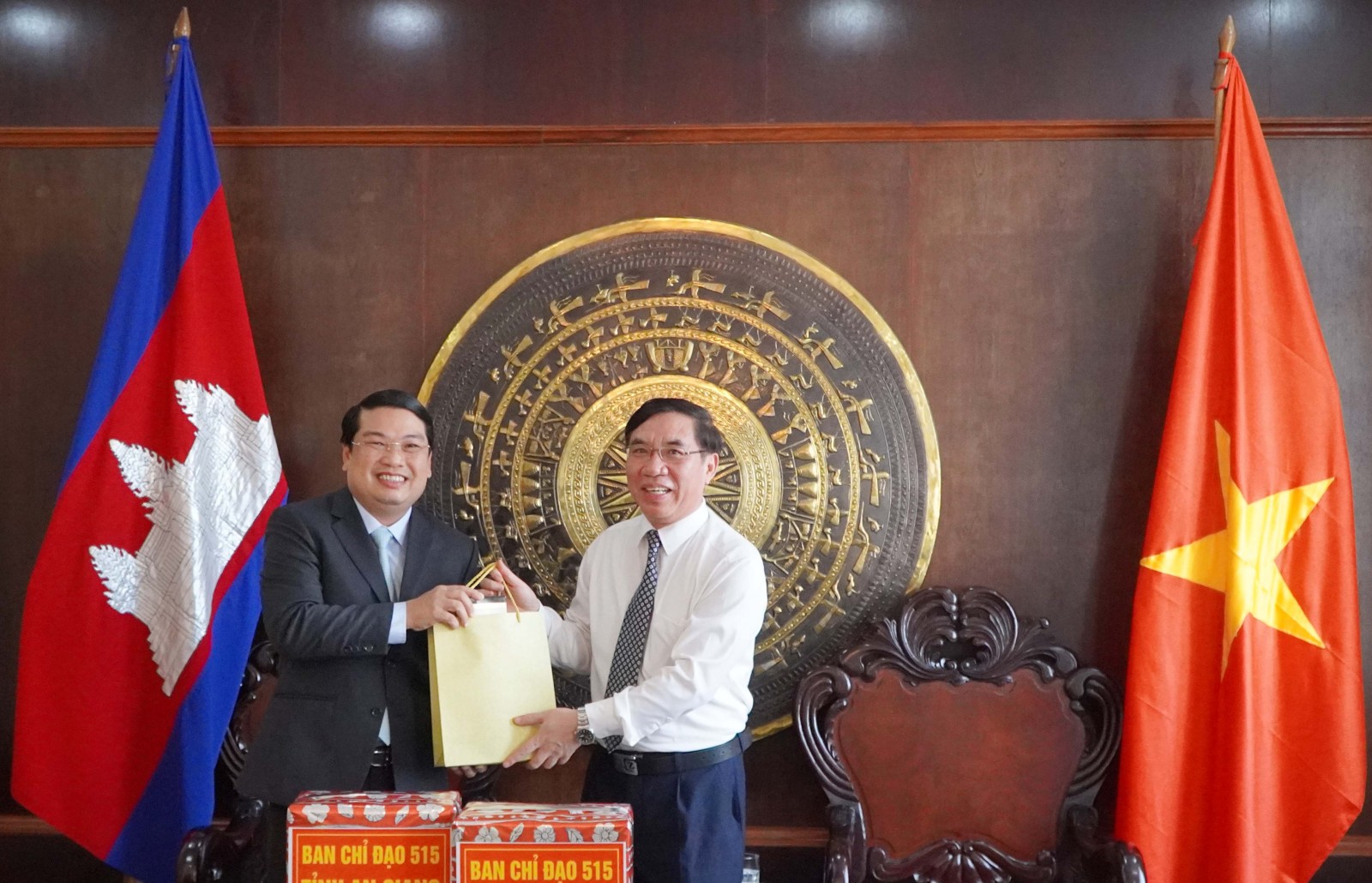 Đoàn công tác tỉnh An Giang thăm Tổng Lãnh sự quán Việt Nam tại tỉnh Preah Sihanouk