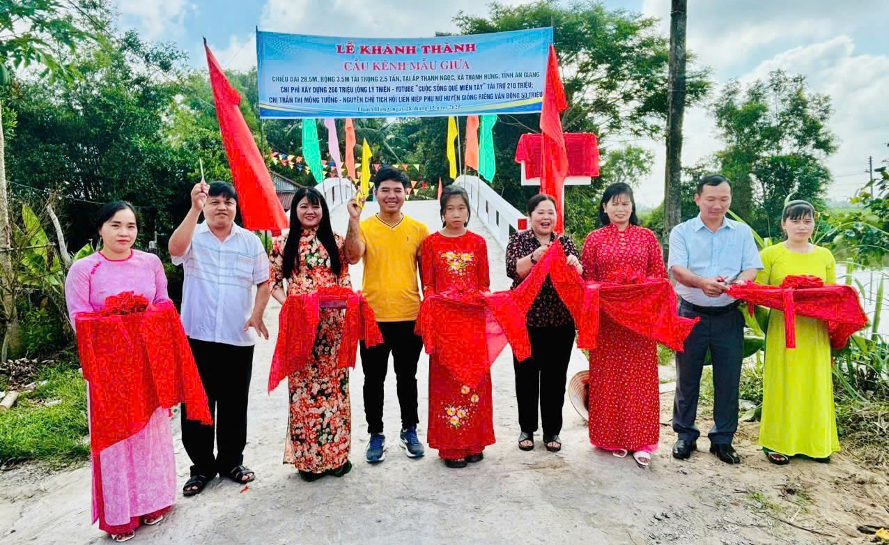 Thạnh Hưng xây dựng 2 cầu giao thông nông thôn hơn 800 triệu đồng