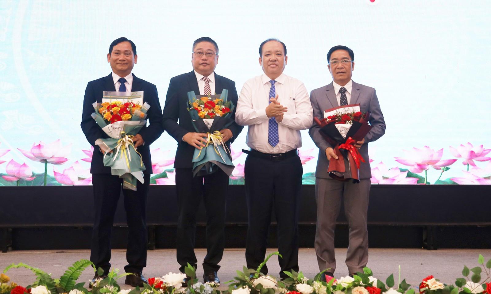 Trường Đại học Kiên Giang công bố quyết định bổ nhiệm Hiệu trưởng, Phó Hiệu trưởng