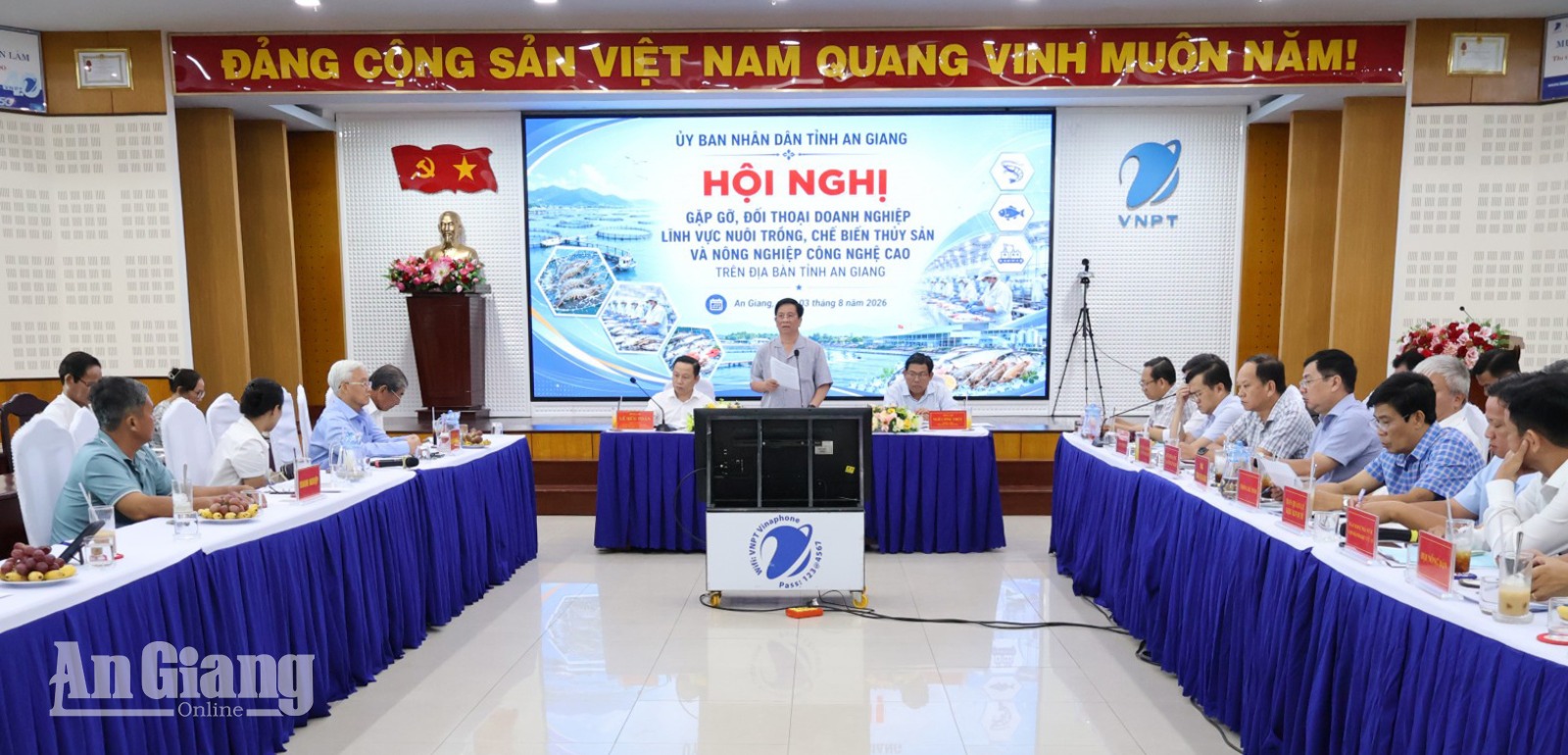 Chủ tịch UBND tỉnh An Giang Hồ Văn Mừng yêu cầu tháo gỡ dứt điểm vướng mắc thủ tục, đất đai cho doanh nghiệp