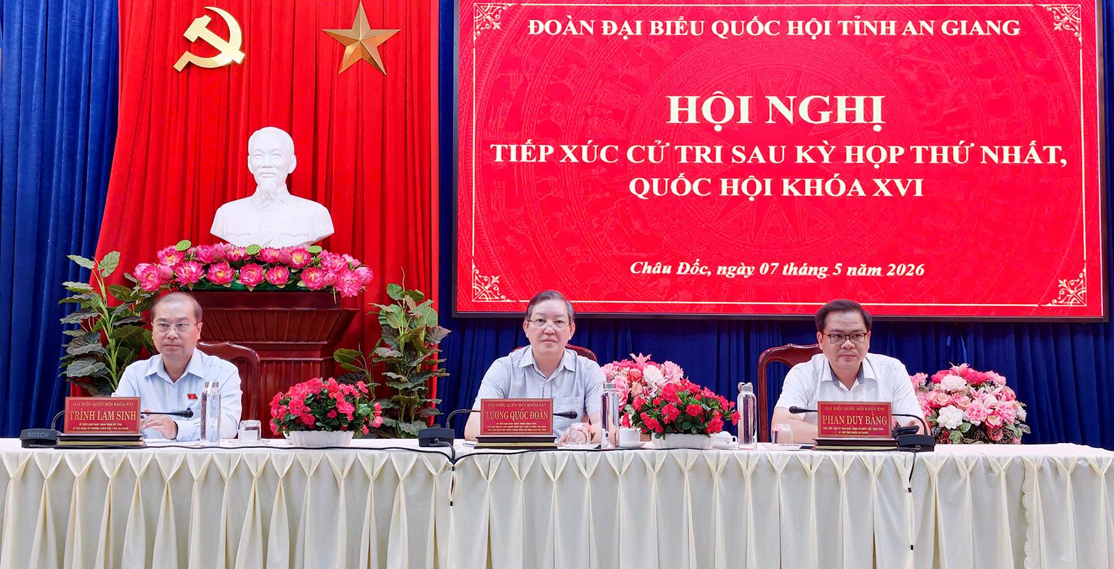 Đoàn Đại biểu Quốc hội tỉnh An Giang tiếp xúc cử tri phường Châu Đốc