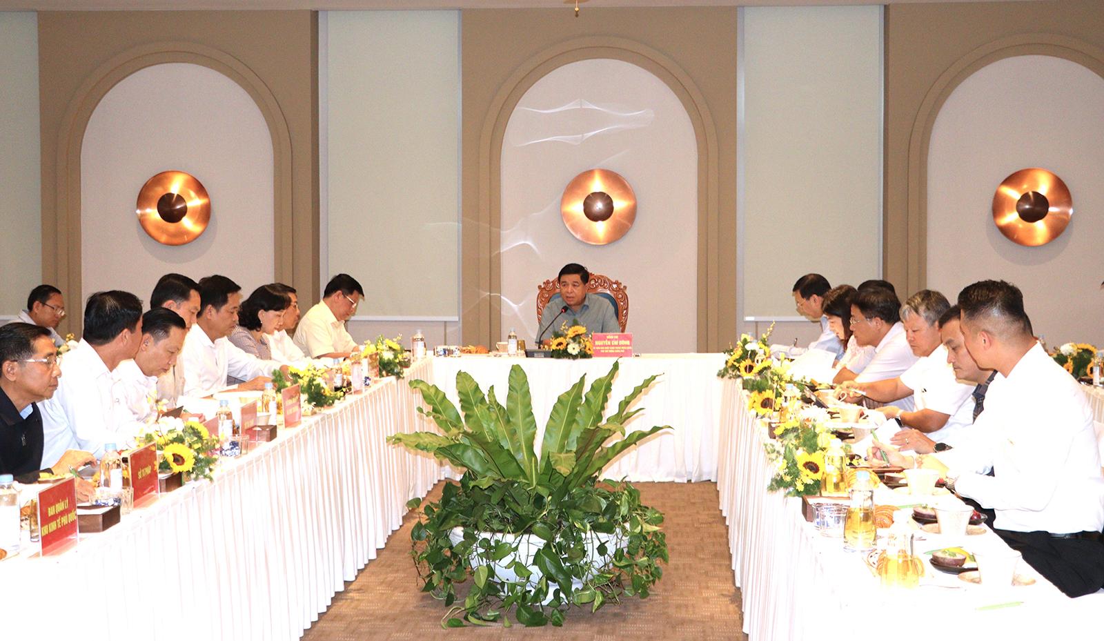 Phó Thủ tướng Chính phủ Nguyễn Chí Dũng kiểm tra tiến độ thực hiện các dự án phục vụ Hội nghị cấp cao APEC 2027 tại Phú Quốc