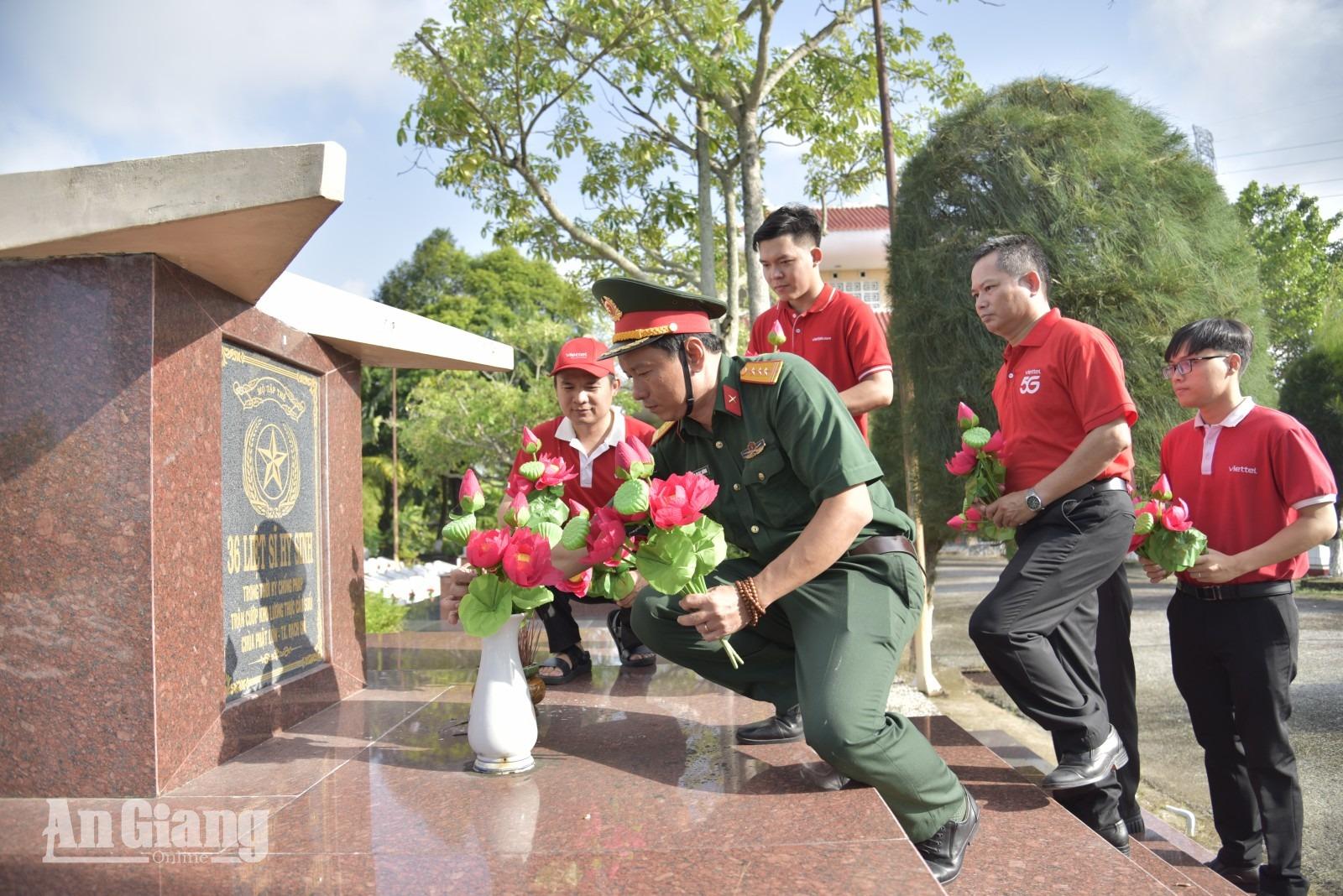 Viettel An Giang thắp hương, thay mới hoa gần 5.000 phần mộ liệt sĩ