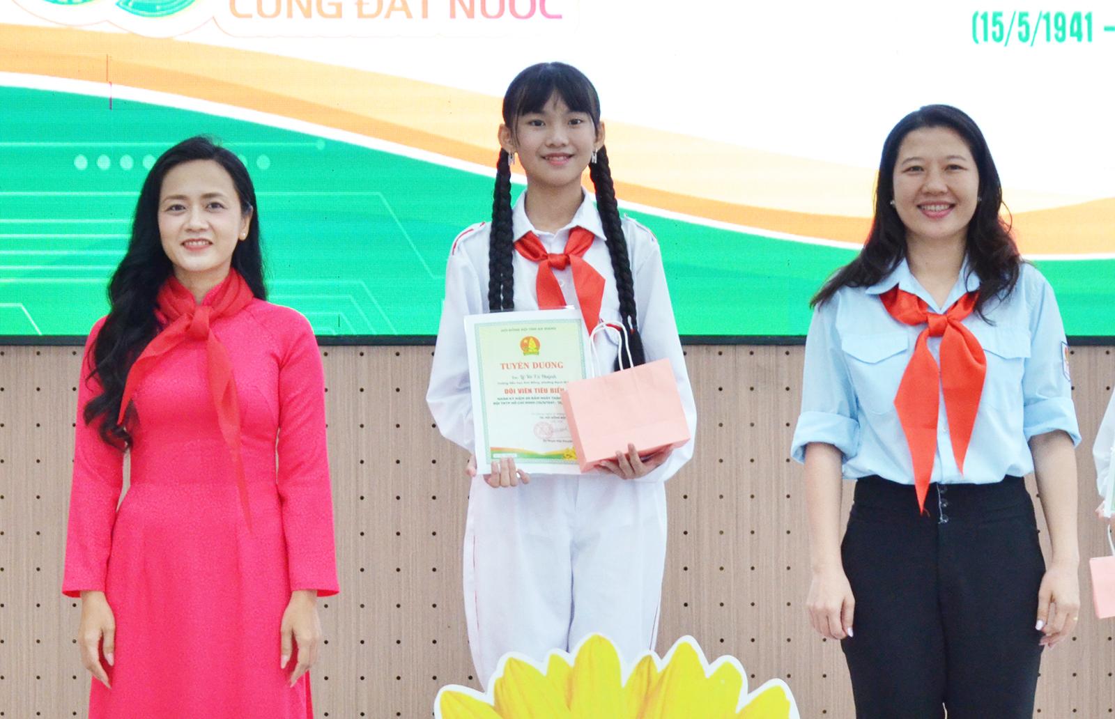 Họp mặt kỷ niệm 85 năm Ngày thành lập Đội Thiếu niên Tiền phong Hồ Chí Minh