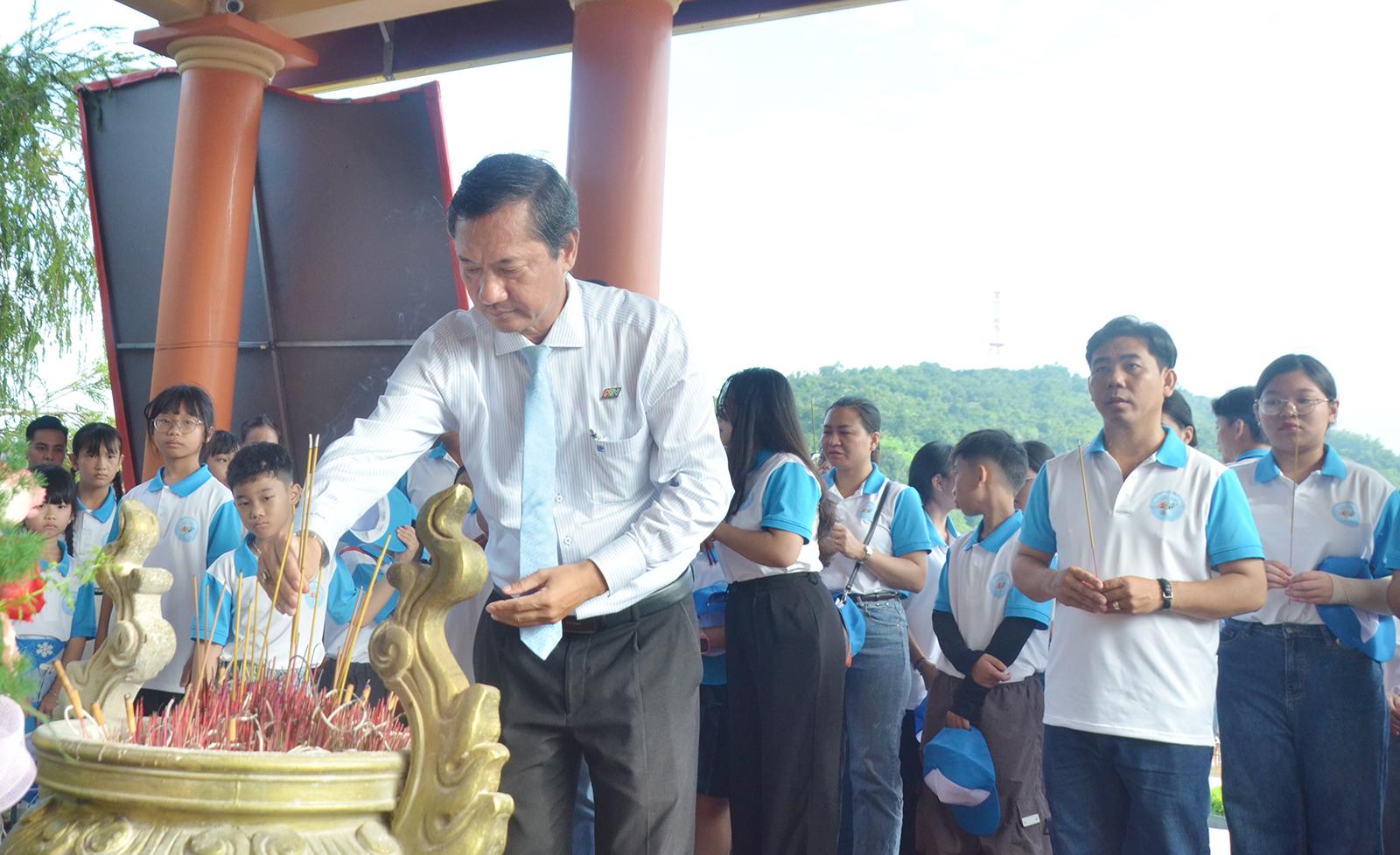 31 thí sinh “Em là phát thanh viên” trải nghiệm chương trình tham quan thực tế