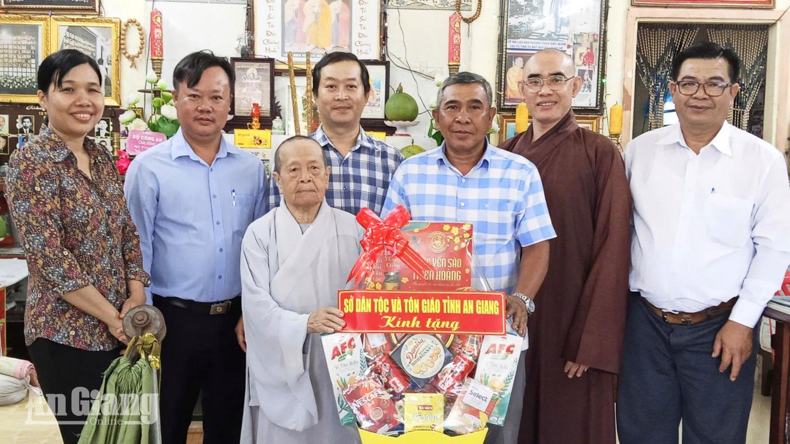 Sở Dân tộc và Tôn giáo tri ân người có công trong tôn giáo