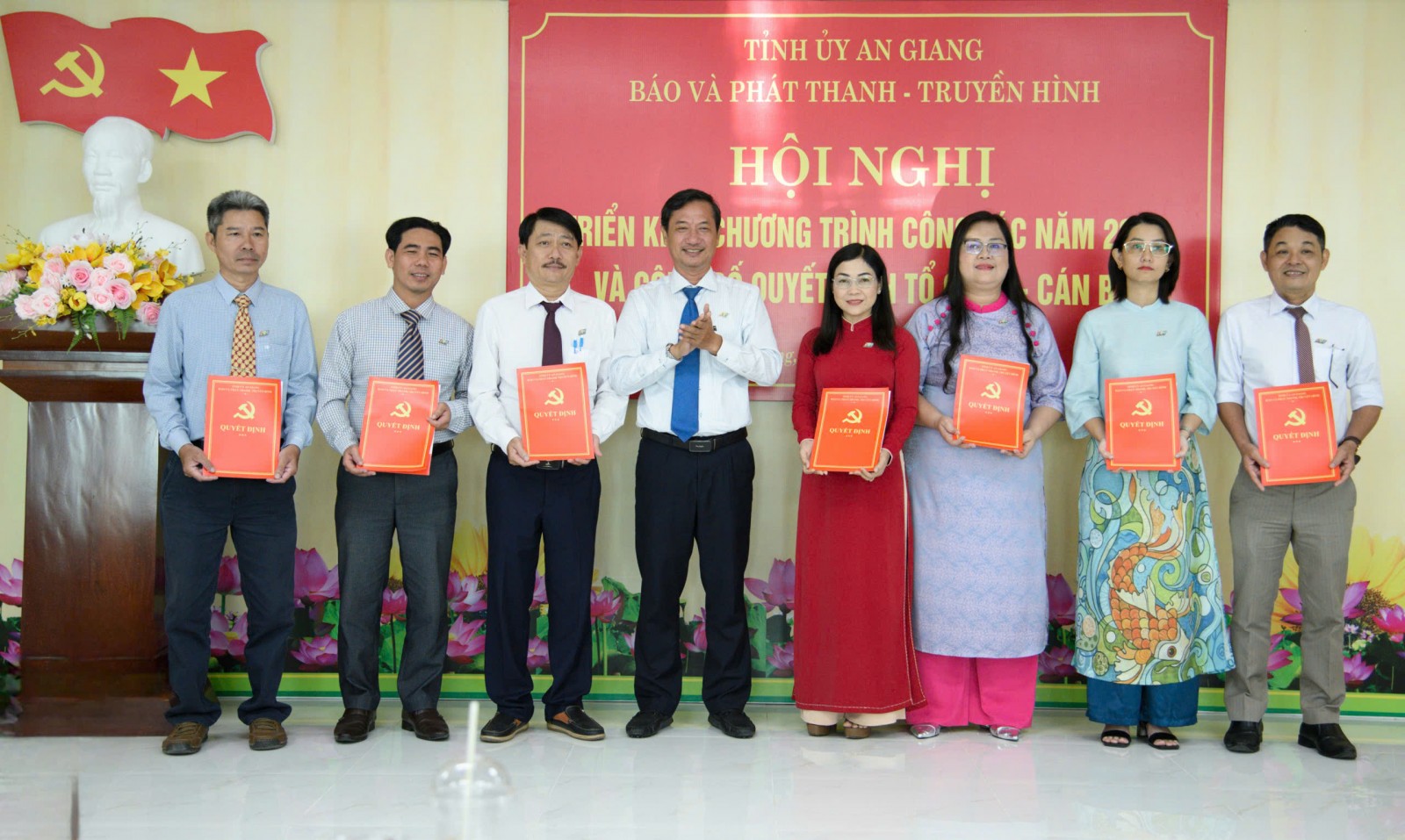 Khởi động AI, đổi mới kinh tế báo chí, nâng chất lượng thông tin