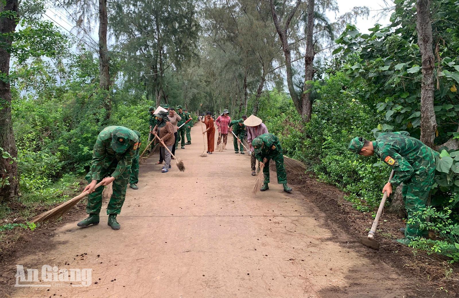 Tuổi trẻ Biên phòng Hà Tiên chung sức xây dựng vùng biên