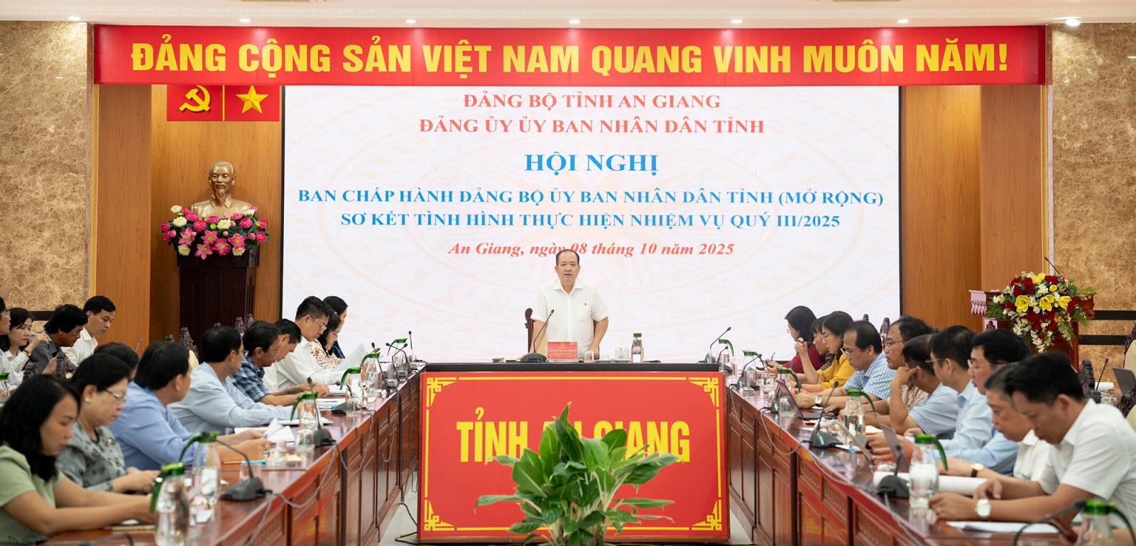 Ban Chấp hành Đảng bộ UBND tỉnh An Giang sơ kết tình hình thực hiện nhiệm vụ quý III năm 2025