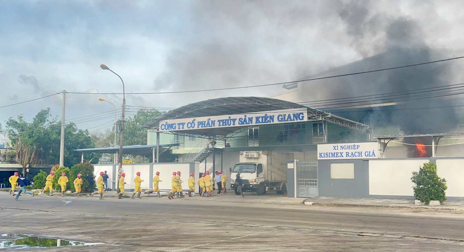 Tình huống giả định được diễn ra tại xí nghiệp ở cảng cá