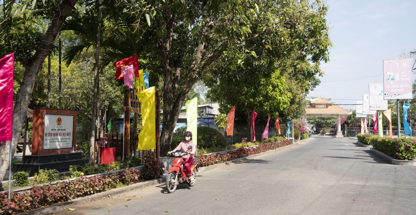 Sắc xuân trên quê hương Bác Tôn