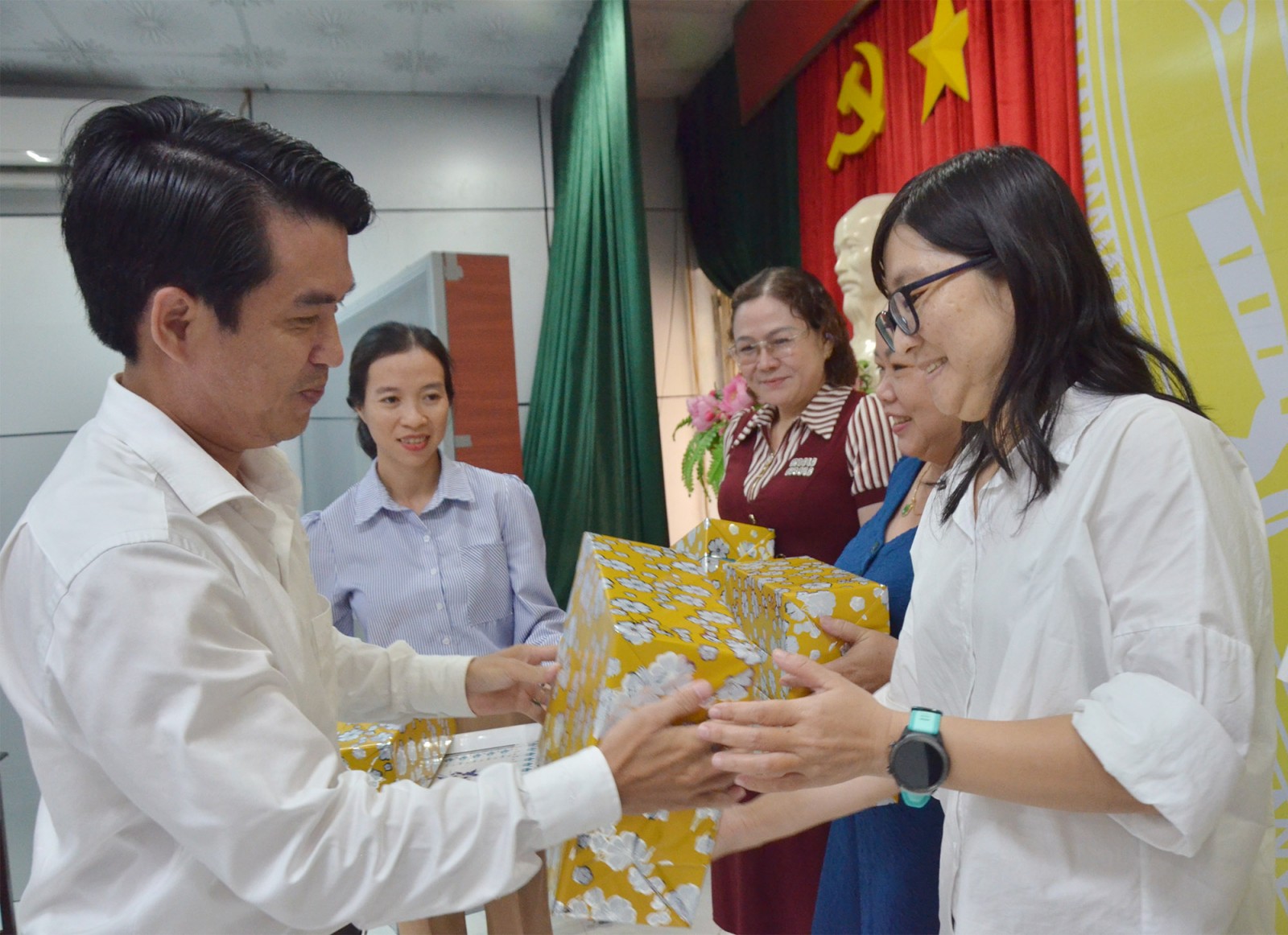 Họp mặt kỷ niệm 80 năm Ngày truyền thống ngành tư pháp