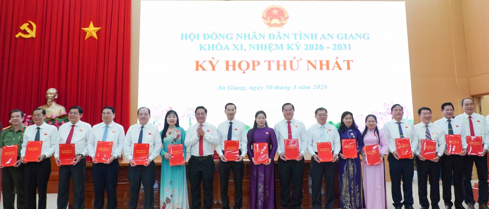 Đồng chí Nguyễn Thanh Nhàn tái đắc cử Chủ tịch HĐND tỉnh An Giang