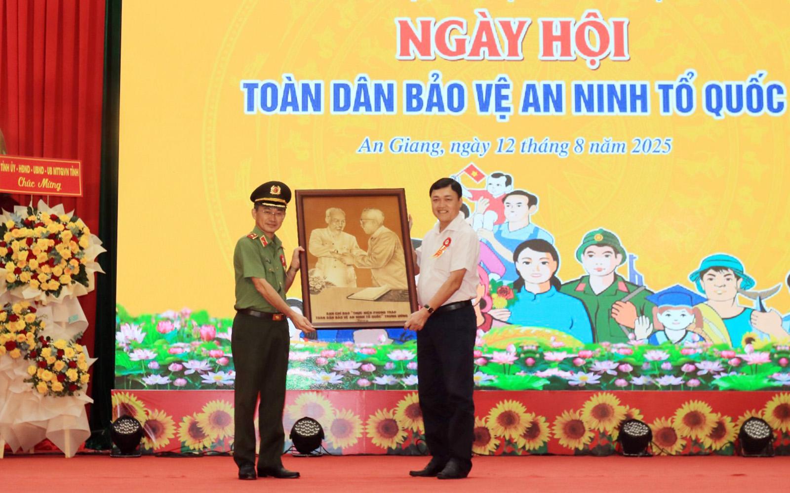 An Giang tổ chức Ngày hội Toàn dân bảo vệ an ninh Tổ quốc năm 2025