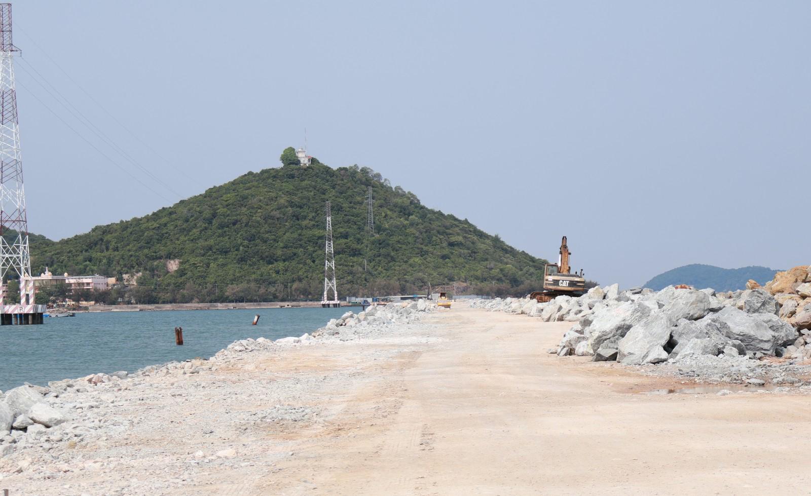 Phó Chủ tịch UBND tỉnh Lê Văn Phước kiểm tra công tác giải ngân vốn đầu tư công tại phường Hà Tiên và Tô Châu