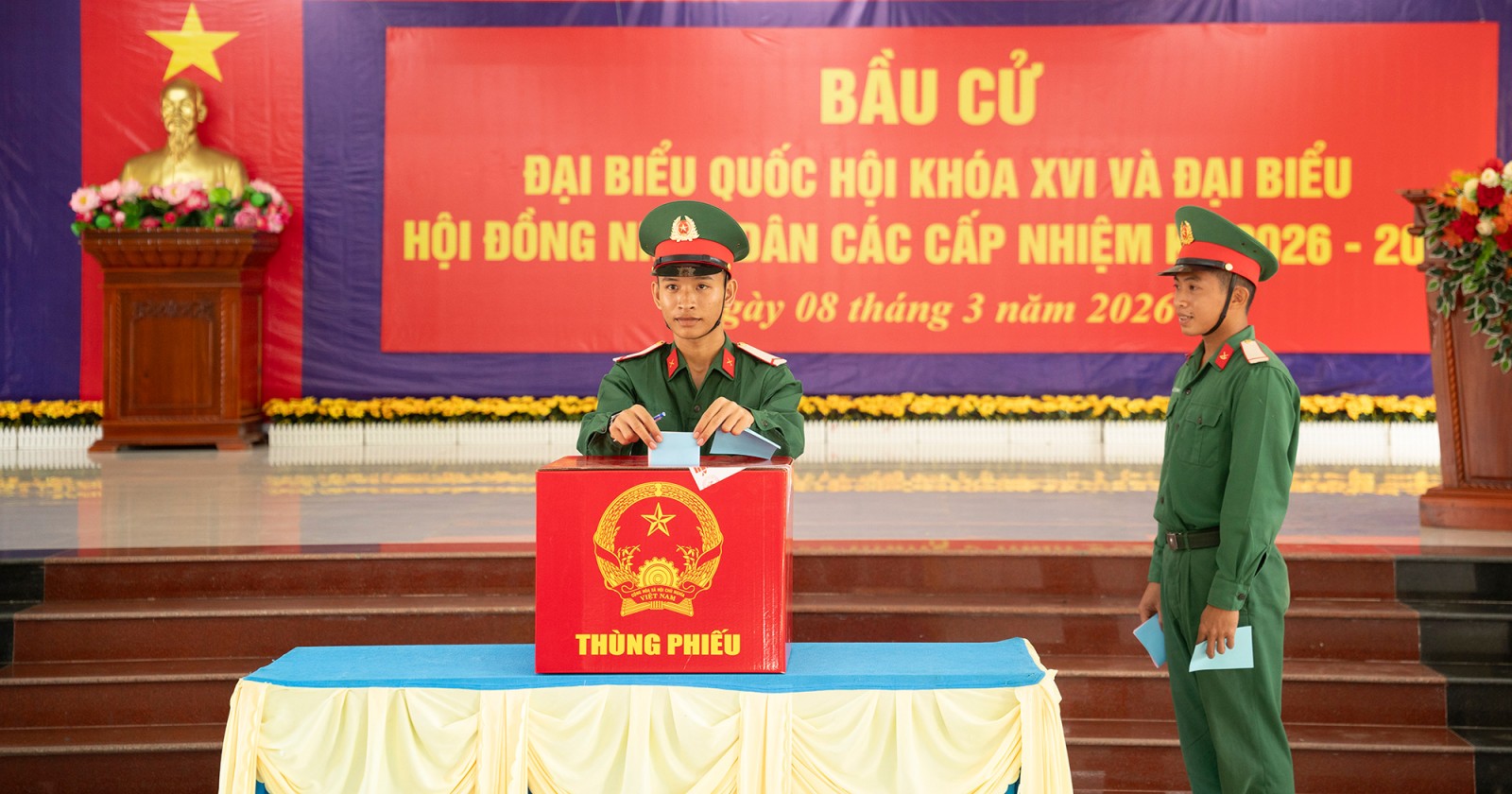 Cử tri đặc khu Thổ Châu đi bầu cử sớm